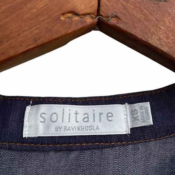 Solitaire Lightweight Denim V Neck Top - Picture 5 of 6